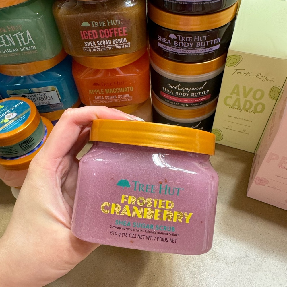 Tree Hut Frosted Cranberry shea sugar scrub